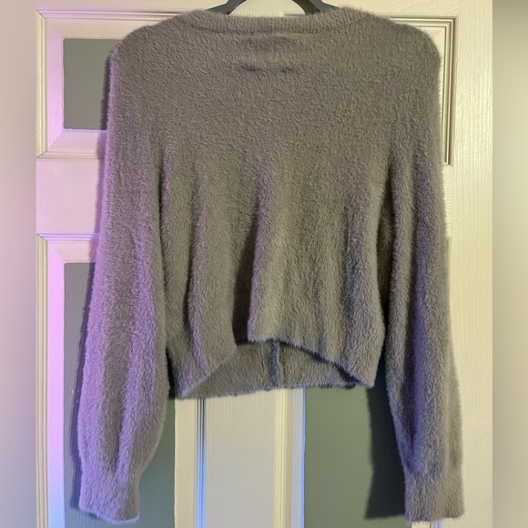 Soft fuzzy Aerie cropped sweater. Never worn. Size S - Picture 3 of 3